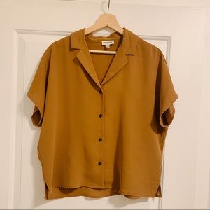 Like new! Collared t-shirt